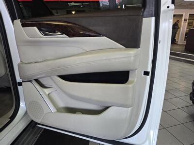 2015 Cadillac Escalade ESV LUXURY4DR SUV 4X4   - Photo 17 - Hamilton, OH 45015