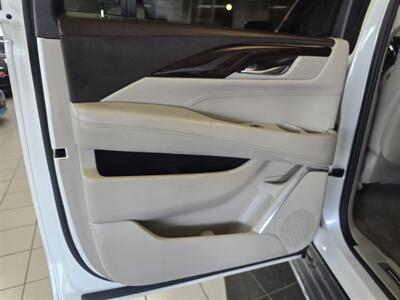 2015 Cadillac Escalade ESV LUXURY4DR SUV 4X4   - Photo 12 - Hamilton, OH 45015