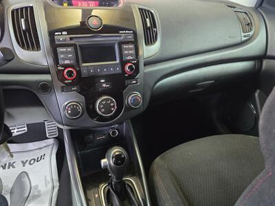 2012 Kia Forte SX 2DR COUPE   - Photo 22 - Hamilton, OH 45015
