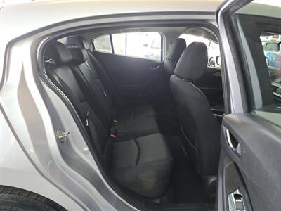 2017 Mazda MAZDA3 Sport - Photo 15 - Hamilton, OH 45015