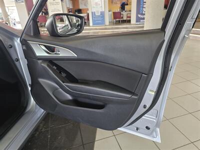 2017 Mazda MAZDA3 Sport - Photo 11 - Hamilton, OH 45015