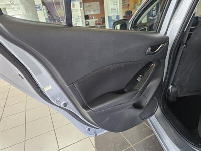 2017 Mazda MAZDA3 Sport - Photo 9 - Hamilton, OH 45015