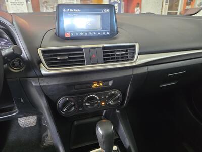 2017 Mazda MAZDA3 Sport - Photo 25 - Hamilton, OH 45015