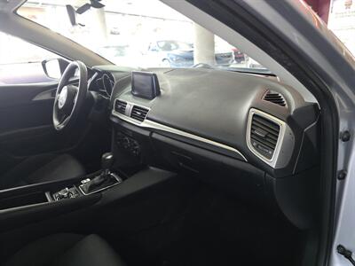 2017 Mazda MAZDA3 Sport - Photo 12 - Hamilton, OH 45015