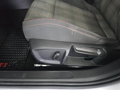 2022 Volkswagen Golf S   - Photo 18 - Hamilton, OH 45015