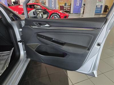 2022 Volkswagen Golf S   - Photo 12 - Hamilton, OH 45015