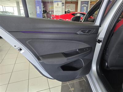 2022 Volkswagen Golf S   - Photo 10 - Hamilton, OH 45015