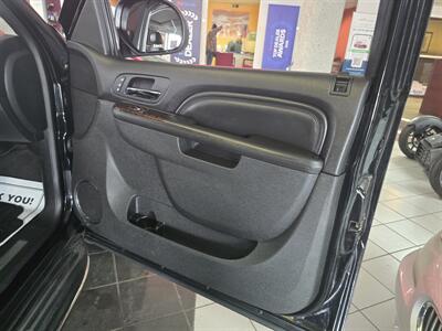 2013 GMC Yukon Denali XL4DR SUV AWD   - Photo 15 - Hamilton, OH 45015