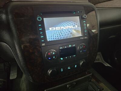 2013 GMC Yukon Denali XL4DR SUV AWD   - Photo 22 - Hamilton, OH 45015