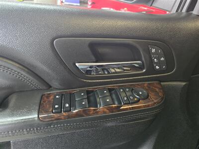 2013 GMC Yukon Denali XL4DR SUV AWD   - Photo 7 - Hamilton, OH 45015