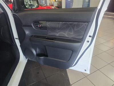 2014 Scion xB Base 4DR WAGON - Photo 12 - Hamilton, OH 45015