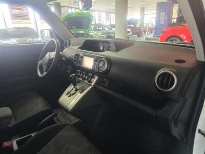 2014 Scion xB Base 4DR WAGON - Photo 13 - Hamilton, OH 45015