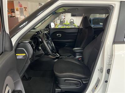 2019 Kia Soul 4DR CROSSOVER - Photo 12 - Hamilton, OH 45015