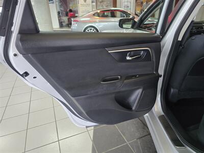2015 Nissan Altima 2.5 SV 4DR SEDAN - Photo 13 - Hamilton, OH 45015
