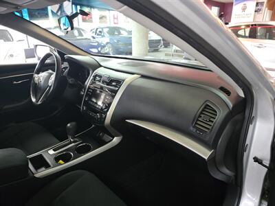 2015 Nissan Altima 2.5 SV 4DR SEDAN - Photo 16 - Hamilton, OH 45015
