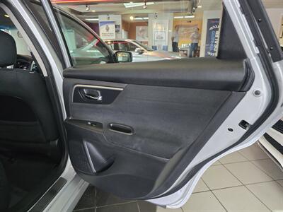 2015 Nissan Altima 2.5 SV 4DR SEDAN - Photo 17 - Hamilton, OH 45015