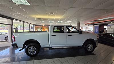 2023 RAM 2500 Tradesman 4DR CREW CAB 4X4/V8 - Photo 5 - Hamilton, OH 45015