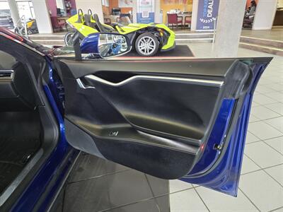 2015 Tesla Model S 70D 4DR HATCHACK AWD   - Photo 9 - Hamilton, OH 45015