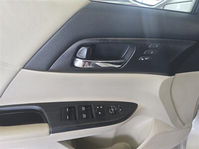 2013 Honda Accord EX-L 4DR SEDAN   - Photo 16 - Hamilton, OH 45015