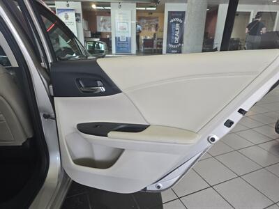 2013 Honda Accord EX-L 4DR SEDAN   - Photo 14 - Hamilton, OH 45015