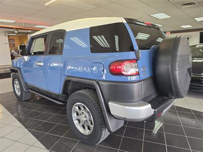 2012 Toyota FJ Cruiser Base 4DR SUV AWD   - Photo 7 - Hamilton, OH 45015