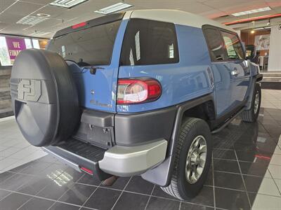 2012 Toyota FJ Cruiser Base 4DR SUV AWD   - Photo 5 - Hamilton, OH 45015