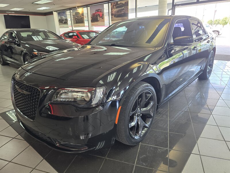 2021 Chrysler 300 Series S V6 4DR SEDAN   - Photo 1 - Hamilton, OH 45015