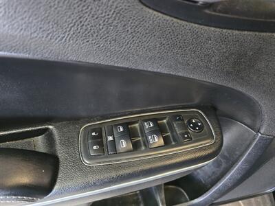 2021 Chrysler 300 Series S V6 4DR SEDAN - Photo 16 - Hamilton, OH 45015