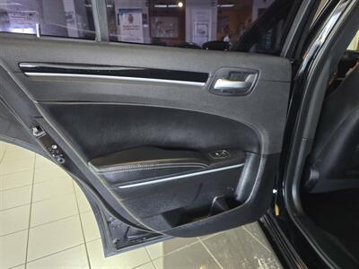 2021 Chrysler 300 Series S V6 4DR SEDAN - Photo 9 - Hamilton, OH 45015