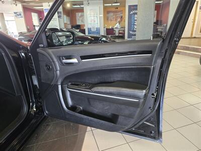 2021 Chrysler 300 Series S V6 4DR SEDAN - Photo 11 - Hamilton, OH 45015