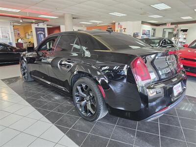 2021 Chrysler 300 Series S V6 4DR SEDAN - Photo 5 - Hamilton, OH 45015