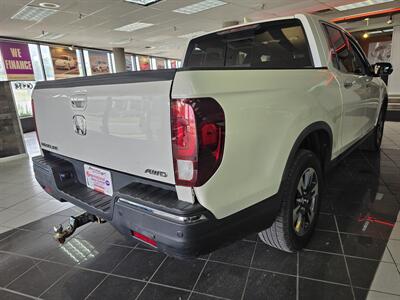 2017 Honda Ridgeline RTL-E 4DR CREW CAB 4X4   - Photo 5 - Hamilton, OH 45015