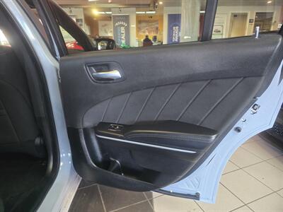 2022 Dodge Charger SXT   - Photo 14 - Hamilton, OH 45015