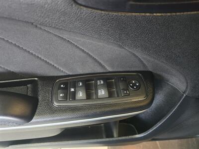 2022 Dodge Charger SXT   - Photo 16 - Hamilton, OH 45015