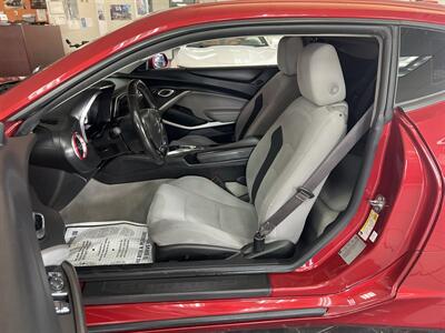 2016 Chevrolet Camaro LT 2DR COUPE/1LT - Photo 9 - Hamilton, OH 45015