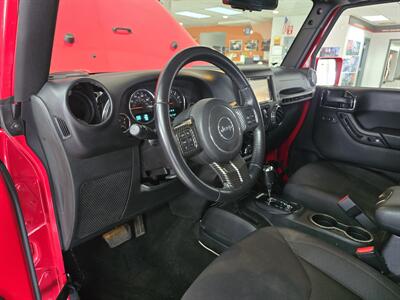 2015 Jeep Wrangler unlimited Sport 4DR SUV 4X4   - Photo 10 - Hamilton, OH 45015