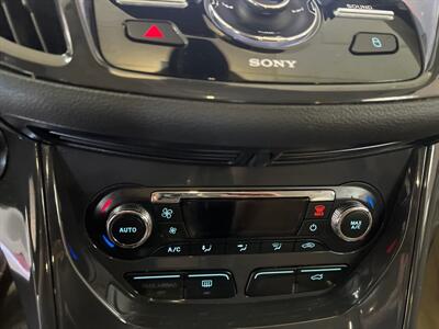 2014 Ford Escape Titanium 4DR SUV AWD   - Photo 17 - Hamilton, OH 45015