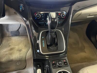 2014 Ford Escape Titanium 4DR SUV AWD   - Photo 18 - Hamilton, OH 45015