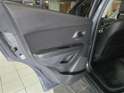 2019 Chevrolet Trax LT 4DR SUV - Photo 10 - Hamilton, OH 45015