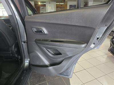 2019 Chevrolet Trax LT 4DR SUV - Photo 15 - Hamilton, OH 45015