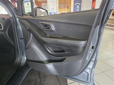 2019 Chevrolet Trax LT 4DR SUV - Photo 12 - Hamilton, OH 45015