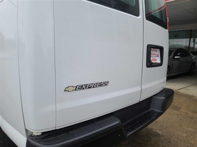 2021 Chevrolet Express 2500  3DR EXTENDED CARGO VA/V6   - Photo 29 - Hamilton, OH 45015