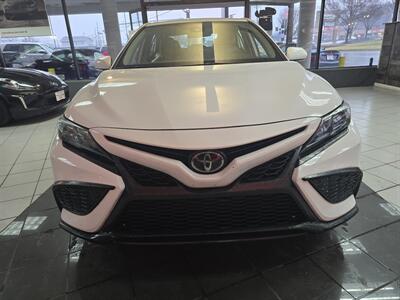 2023 Toyota Camry SE   - Photo 2 - Hamilton, OH 45015