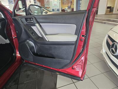 2018 Subaru Forester 2.5i 4DR WAGON AWD - Photo 12 - Hamilton, OH 45015