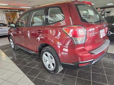 2018 Subaru Forester 2.5i 4DR WAGON AWD - Photo 5 - Hamilton, OH 45015