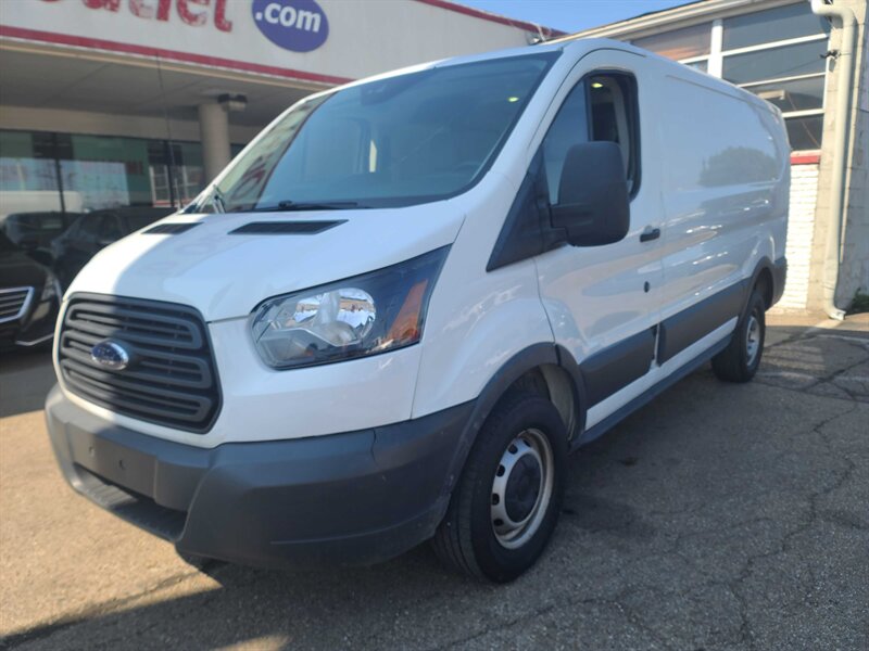 The 2017 Ford TRANSIT 250 3DR CARGO VAN W/60/40 LOW  photos