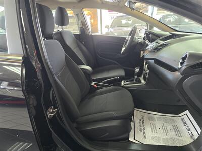 2017 Ford Fiesta SE 4DR SEDAN - Photo 14 - Hamilton, OH 45015