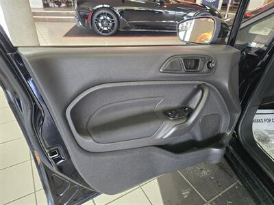 2017 Ford Fiesta SE 4DR SEDAN - Photo 8 - Hamilton, OH 45015