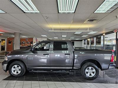 2018 RAM 1500 Express   - Photo 2 - Hamilton, OH 45015