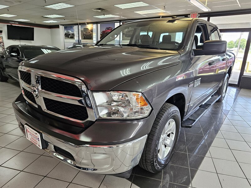 2018 RAM 1500 Express   - Photo 1 - Hamilton, OH 45015